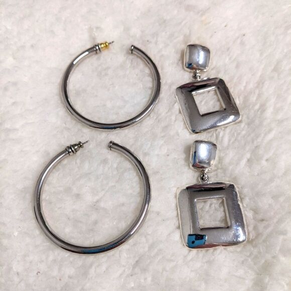Vintage Bundle Silvertone Hoop & Square Earrings - 2 pair Bundle - Picture 5 of 11